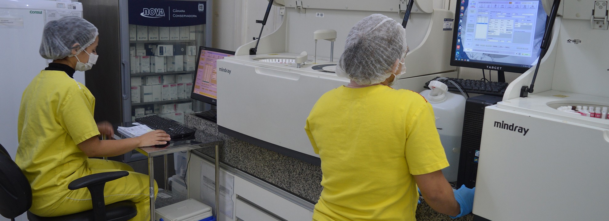 Laboratório do Hospital Estadual de Trindade - Hetrin conquista selo de excelência pelo quinto ano, destacando qualidade e confiança em análises clínicas.
