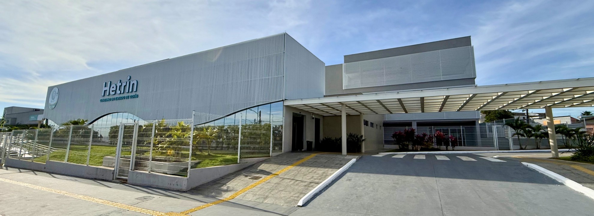 O Hospital Estadual de Trindade (Hetrin) se destaca no atendimento de urgência, realizando 183 mil procedimentos em 2026. A ampliação de leitos e estrutura fortalece a assistência à saúde na região.