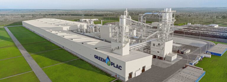 Com 120 milhões investidos em tecnologia, a Greenplac amplia sua produção e reafirma seu compromisso com a sustentabilidade e a responsabilidade social em Água Clara.