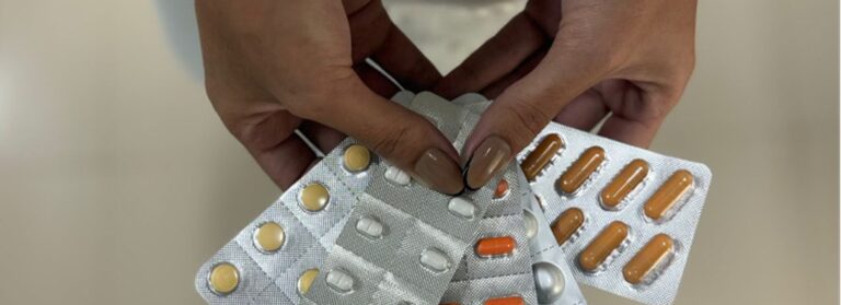 O uso inadequado de antibióticos pode levar à resistência bacteriana. A Policlínica Estadual da Região do Entorno – Formosa alerta sobre os riscos da automedicação e a importância de seguir prescrições médicas.